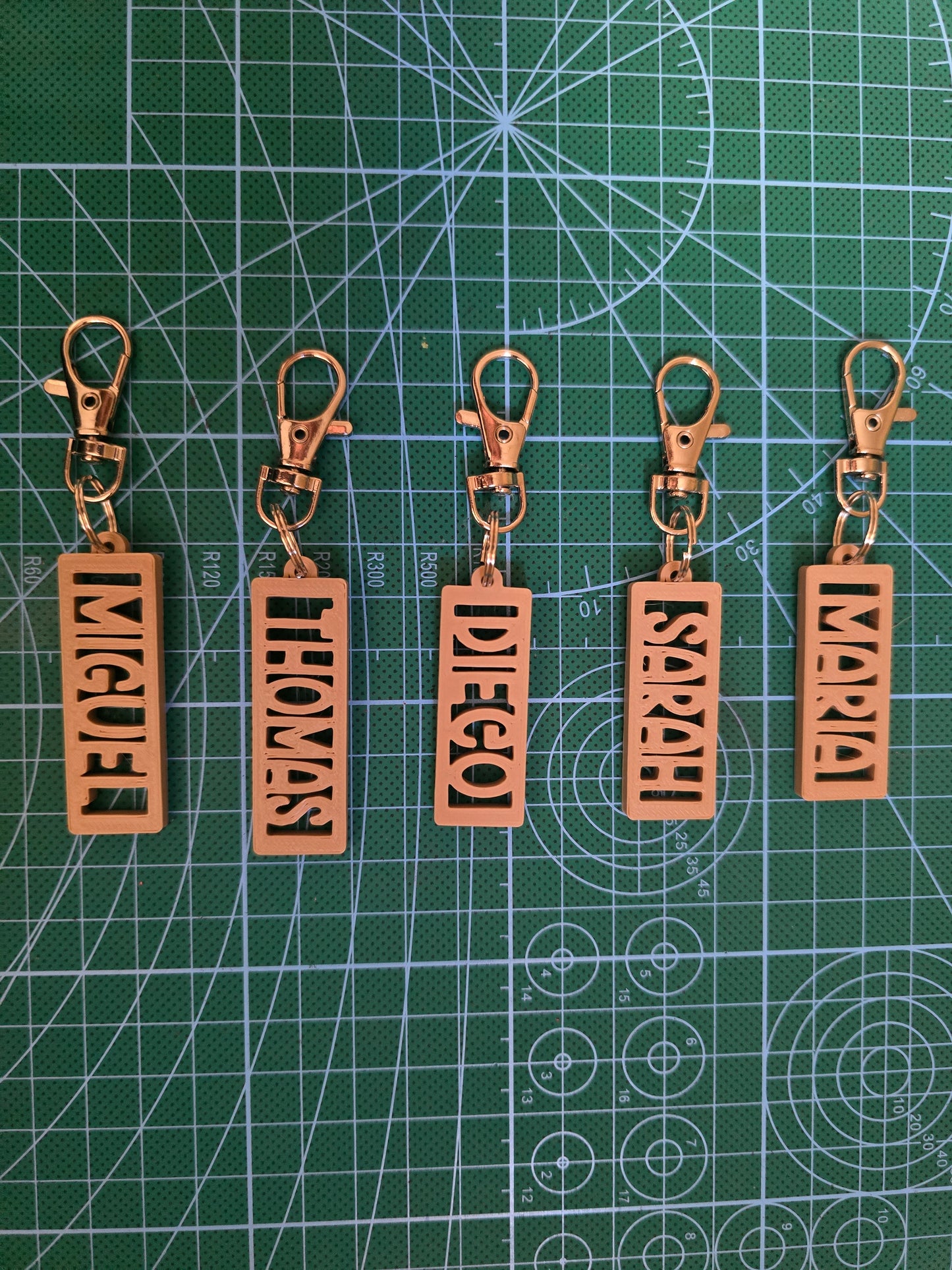 Custom 3D Name Keychain – Silver Clip | PLA | Personalized Gift.